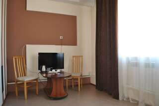 Гостиница Милана Томск Стандартный номер с двухместной кроватью и общим санузлом-4