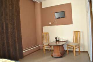 Гостиница Милана Томск Стандартный номер с двухместной кроватью и общим санузлом-2